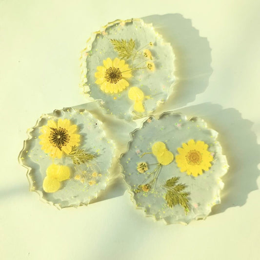 Sunshine Bloom Mini Coasters – Golden Daisy Set (3 pcs)